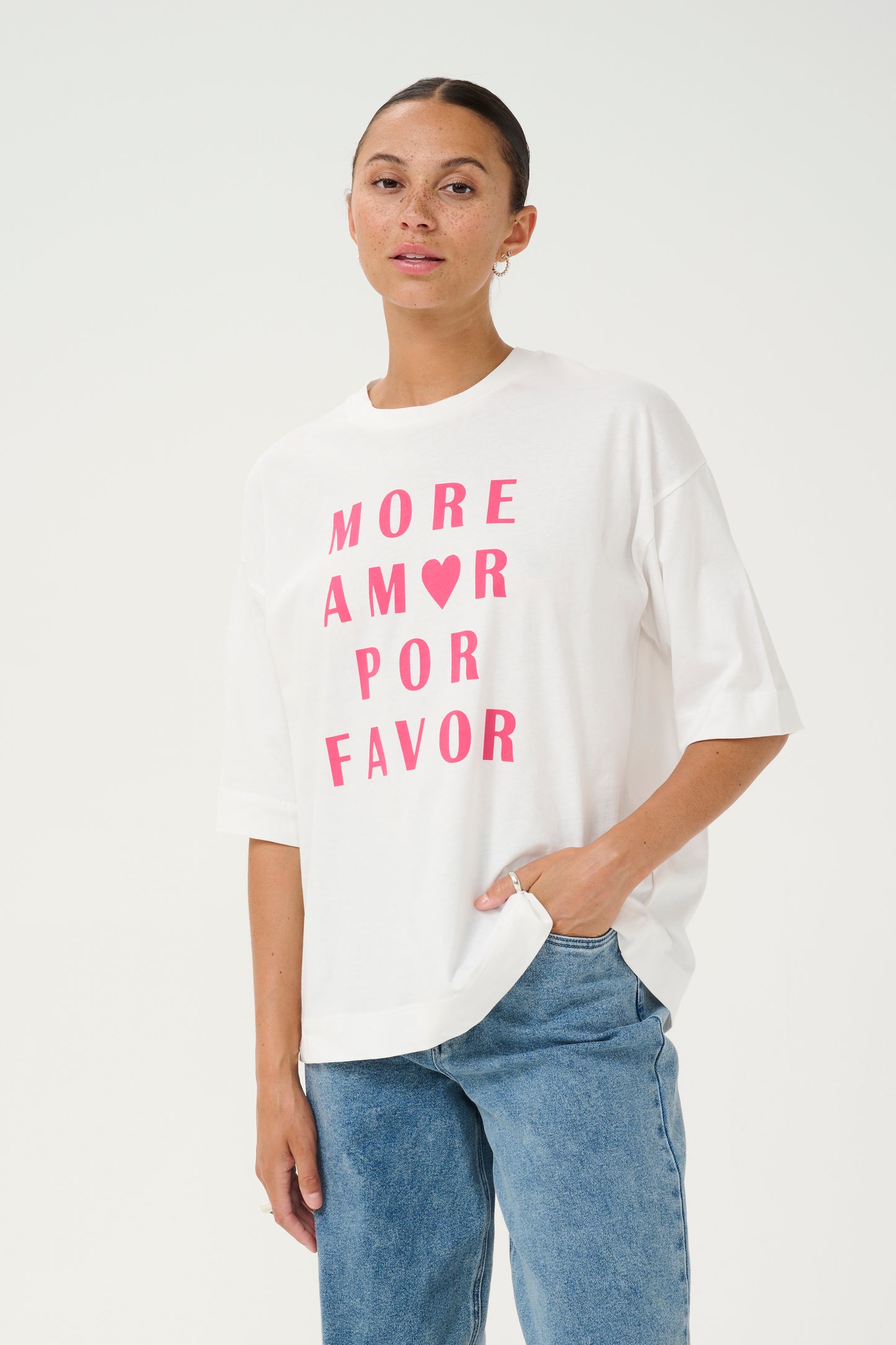 KA Gissa T-shirt - hvid m/pink skrift