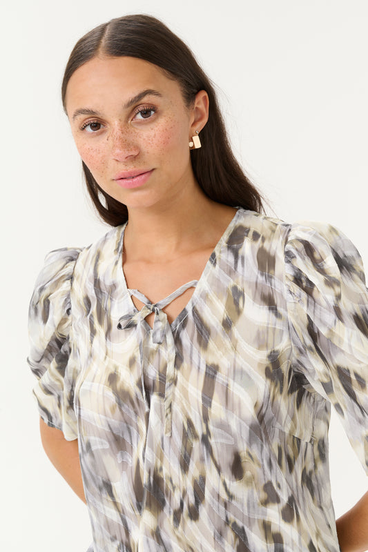 KA Vicki Blouse - grey graphic blur print