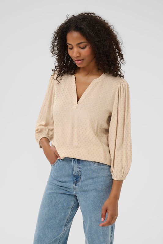 KA Annika blose - 3/4 ærmer - beige m/fine detaljer
