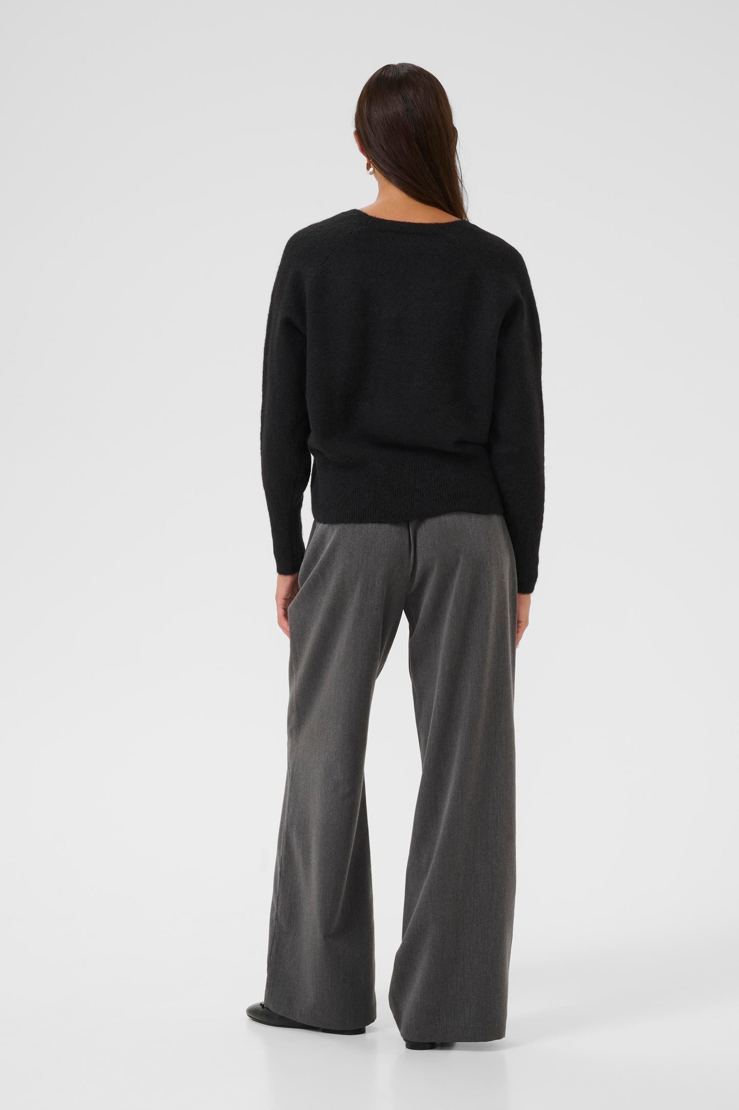 KA Niel V-neck Pullover - black
