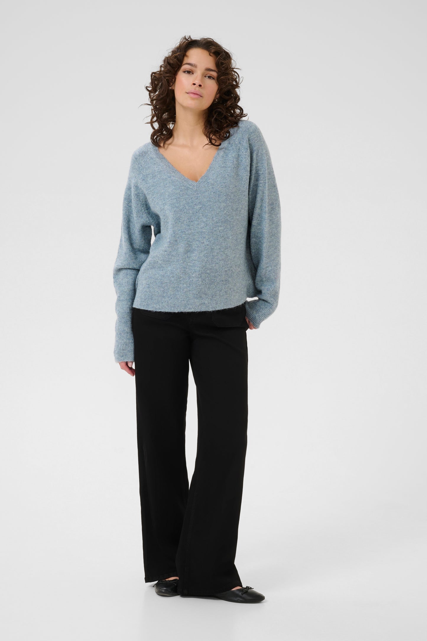 KA Niel V-neck Pullover - windward blue