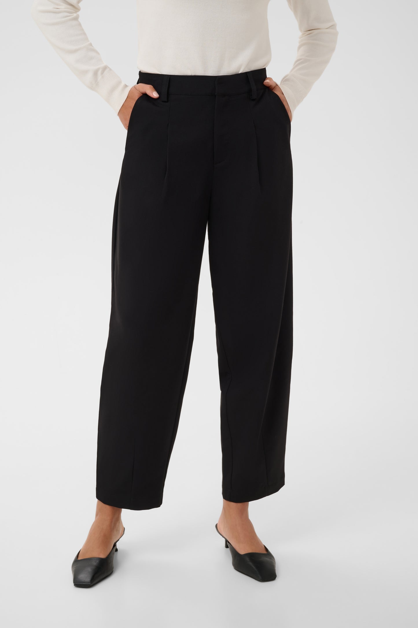 KA Sakura Cropped Pants - black