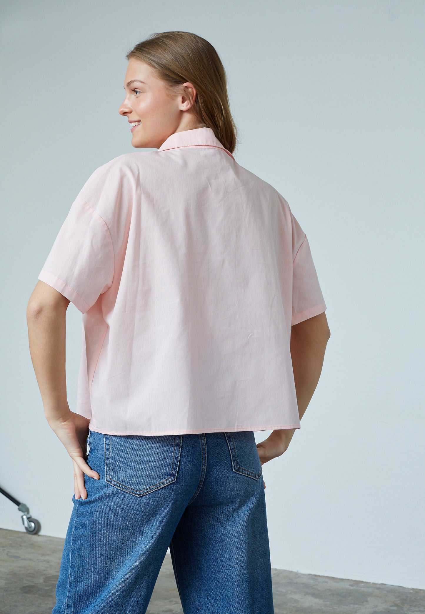 SP SISU-SH1 Skjorte - lys pink m/hvid broderi og hulmønster