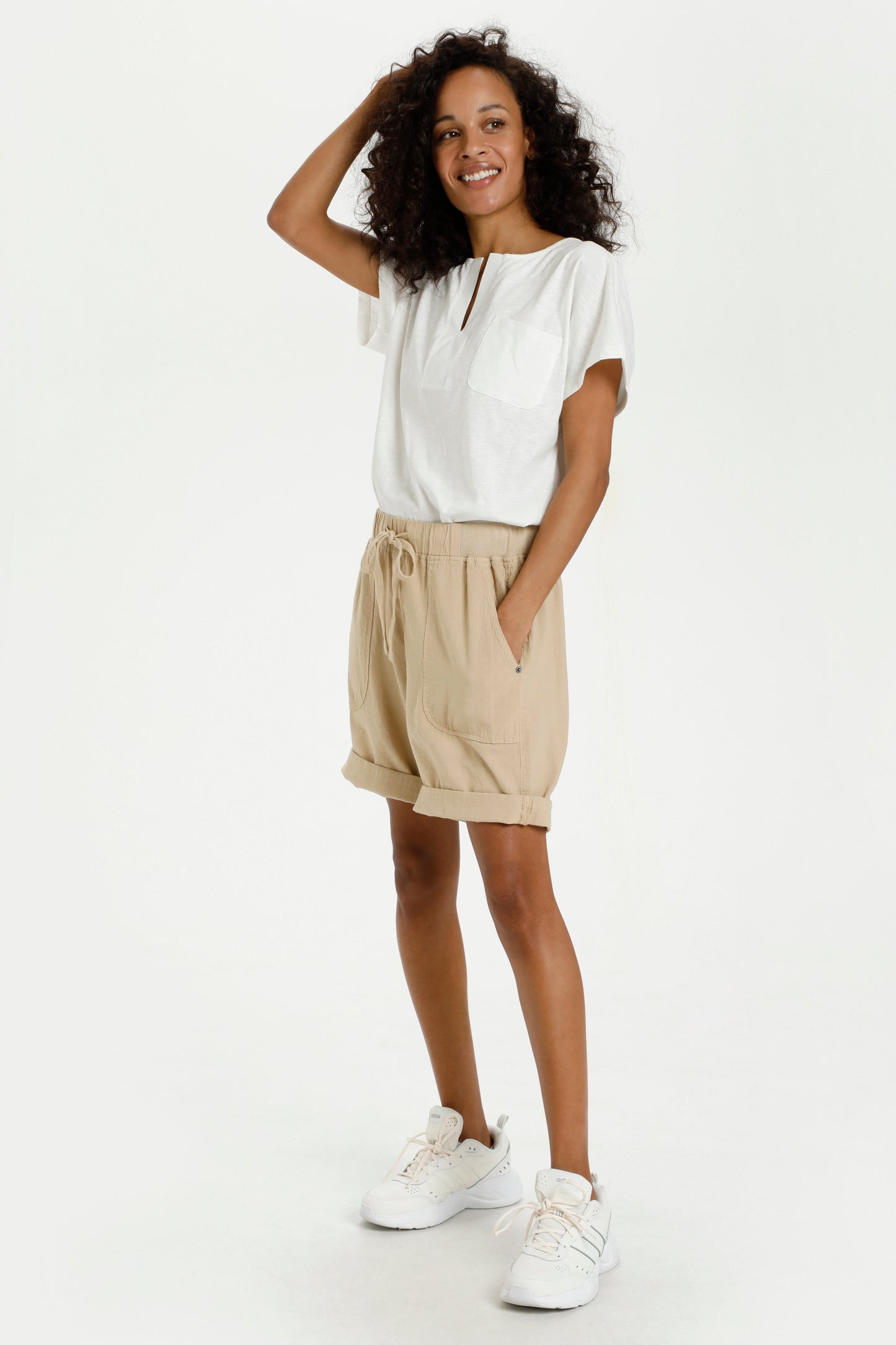 KA Naya Shorts - Classic sand