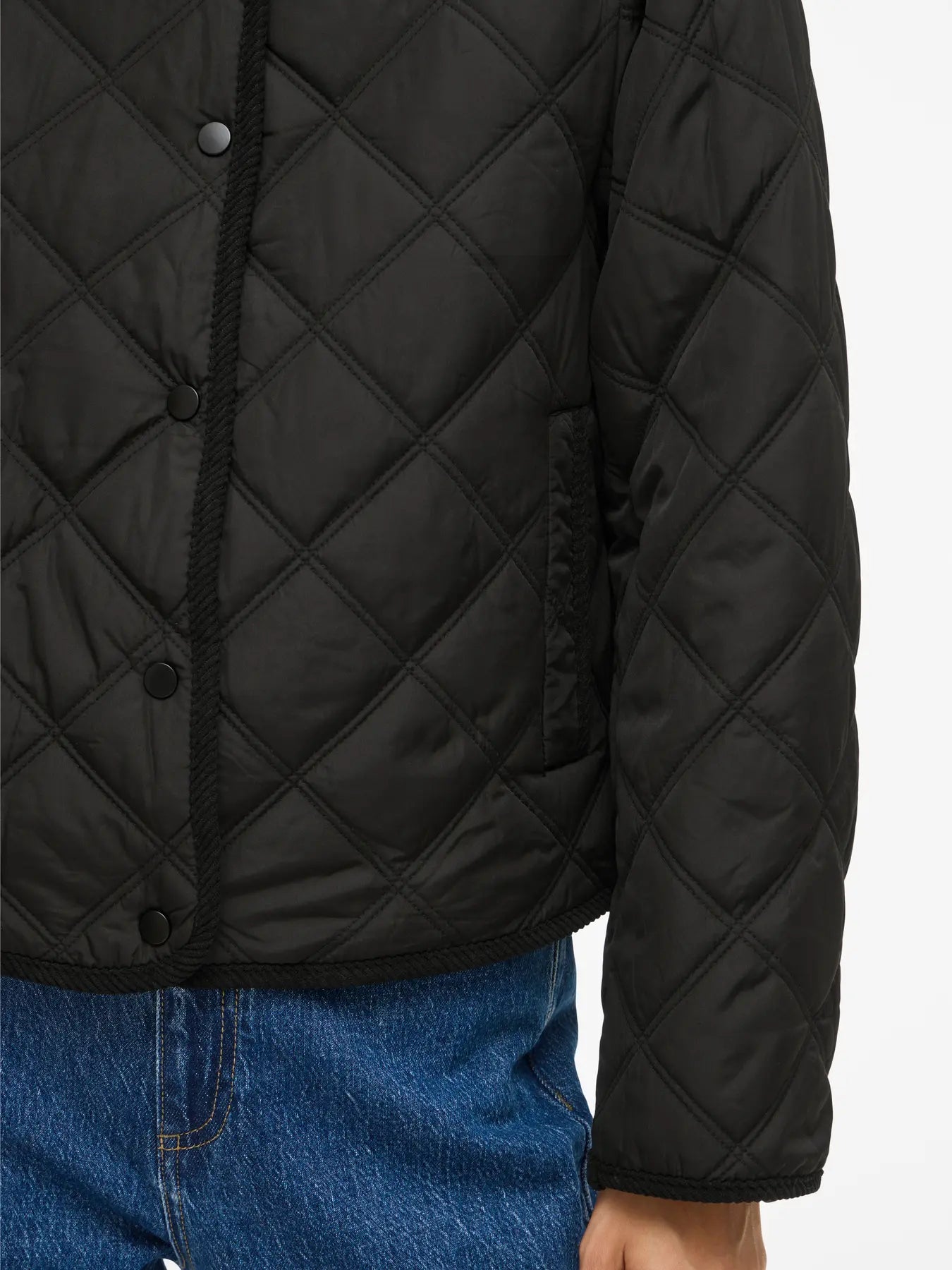 VL VIQUILA L/S CORDUROY QUILT SHORT JACKET - Black