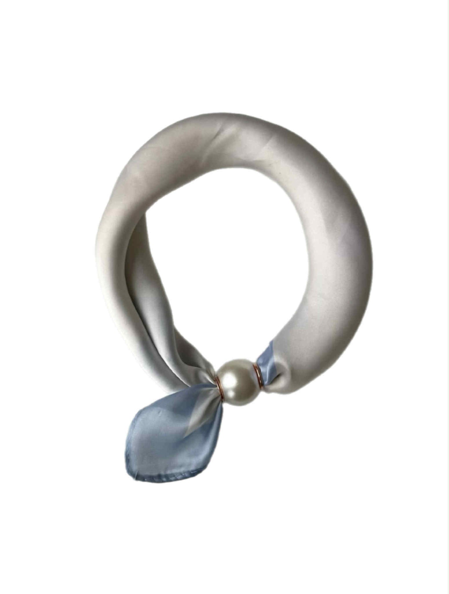 TS Chloe Scarf w. magnetic pearl - white cream/baby blue