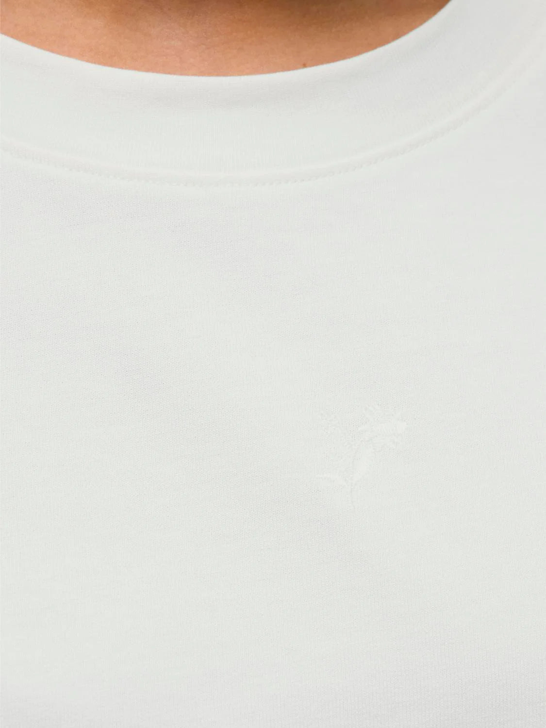 VL Vimonie T-shirt - hvid m/broderede hvide blomster