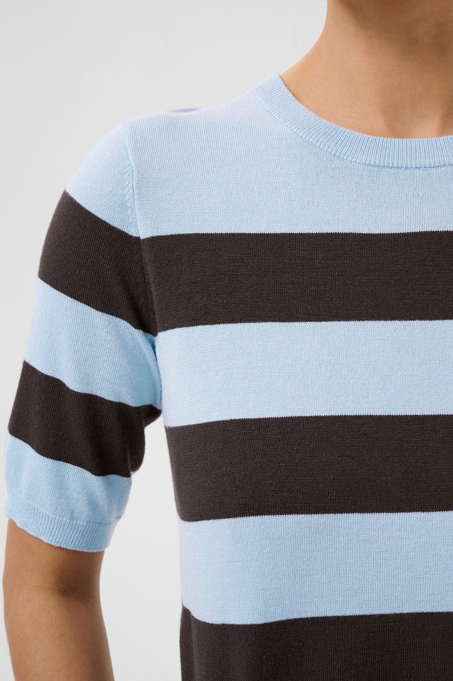 KA Lizza striped blue fog/brown knit m/korte ærmer