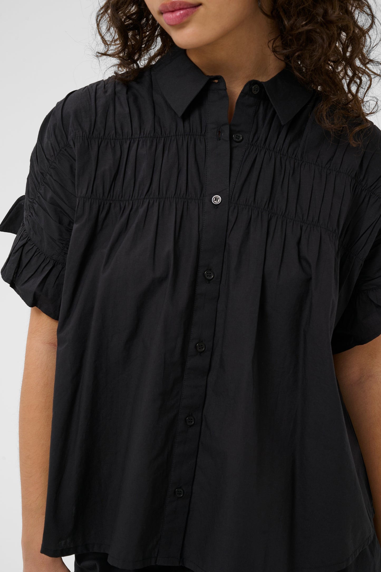 KA Verdina Flouncce Shirt - black