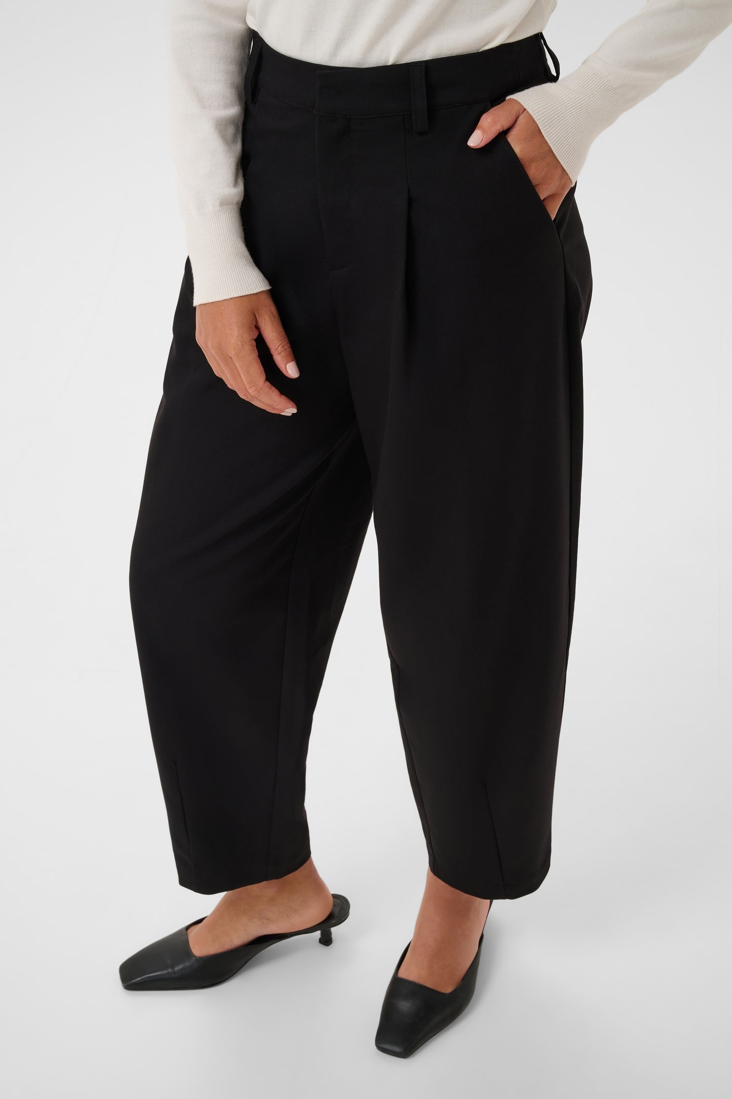 KA Sakura Cropped Pants - black
