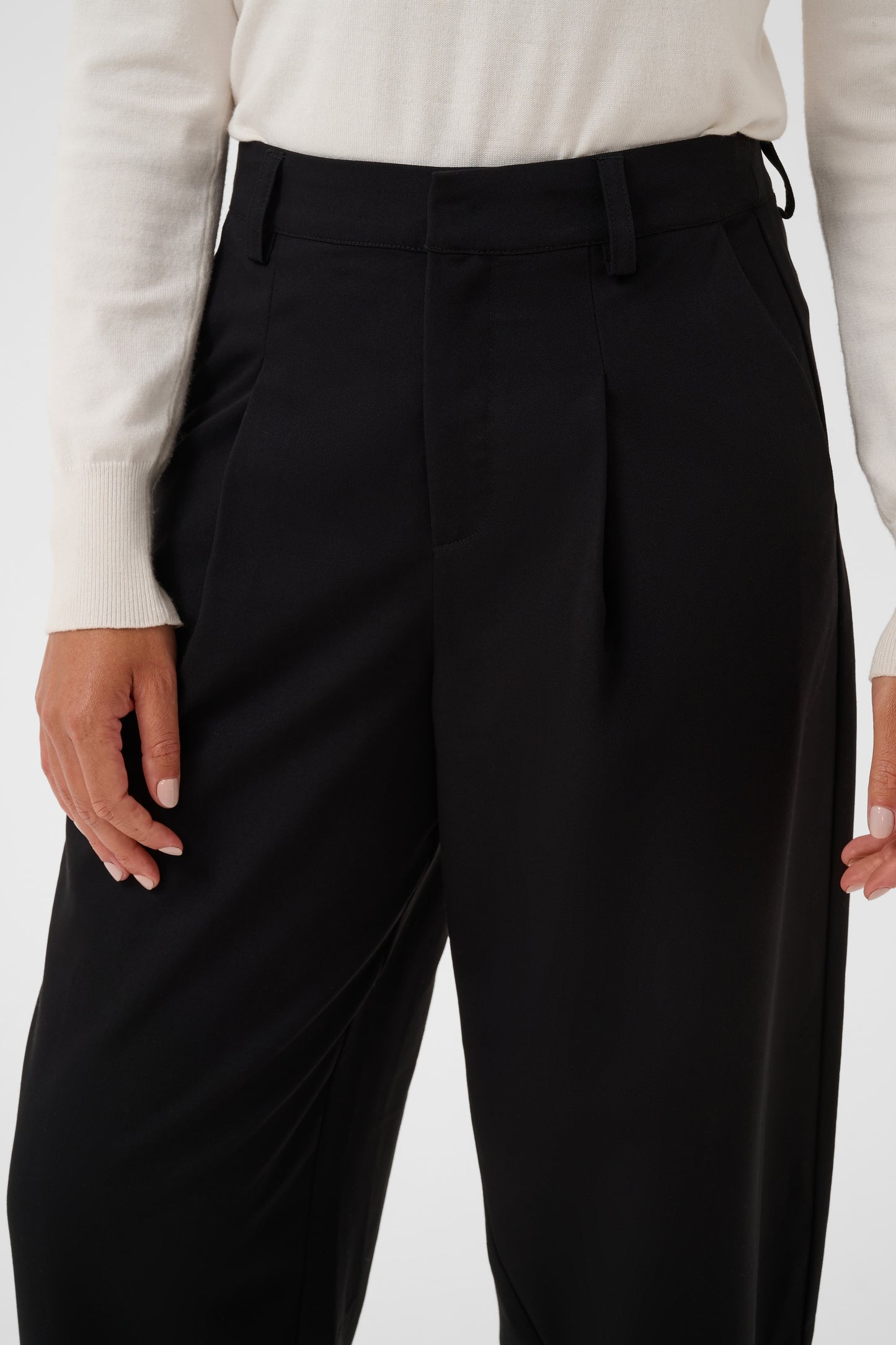 KA Sakura Cropped Pants - black