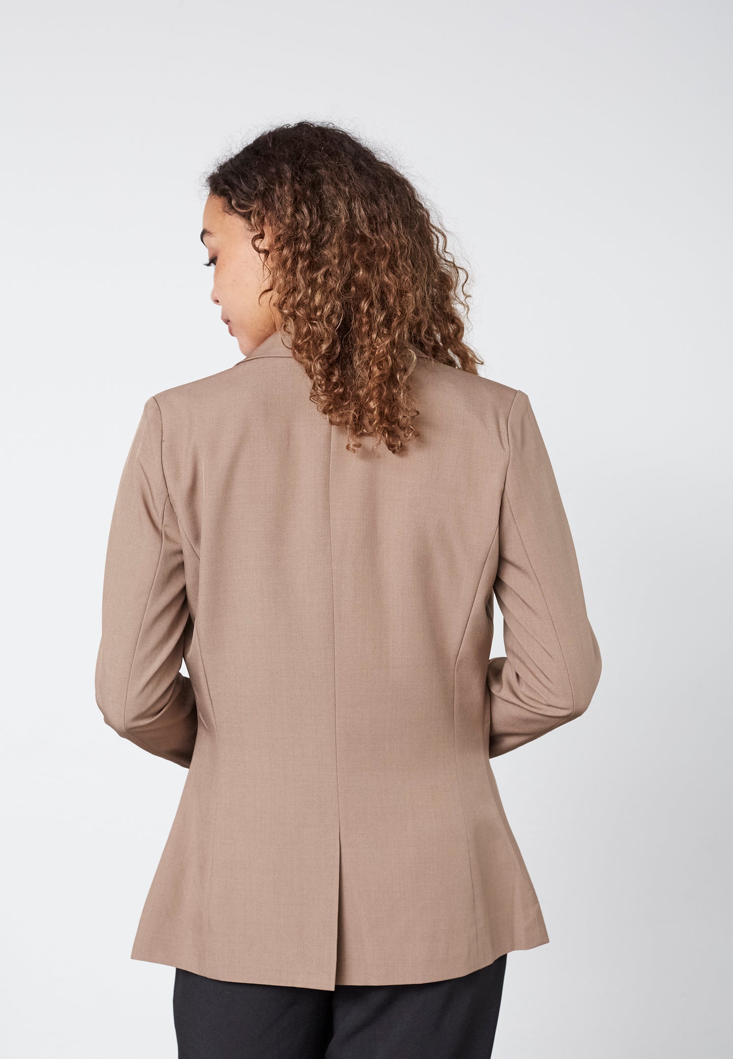 SP VIKSA-N-Blazer - mellem længde - sand mel.