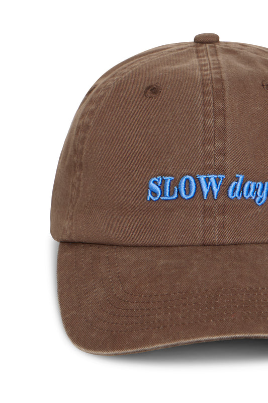 IC Mae cap - coffee brown m/blå broderi