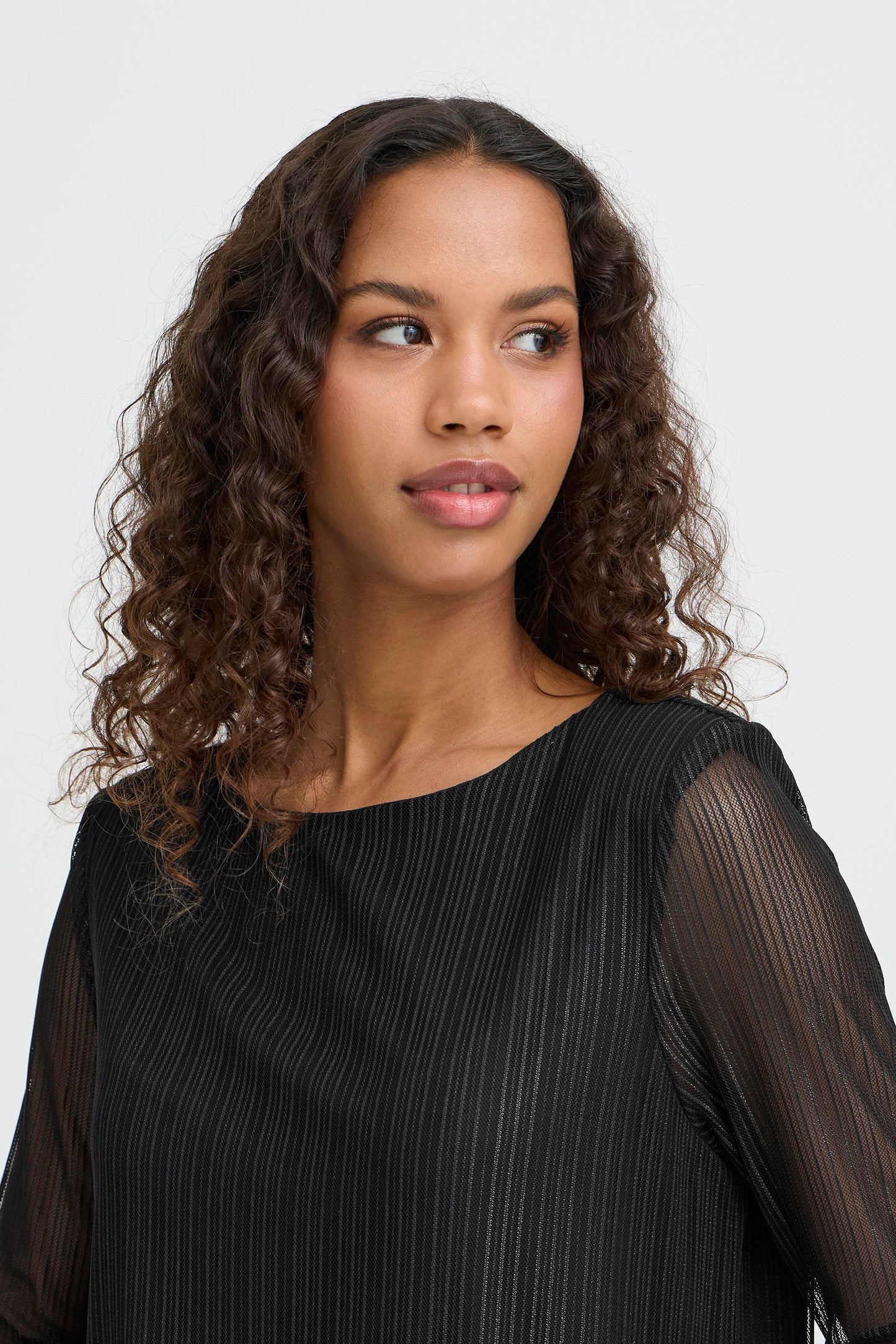 IC Laccy dress - sort shine m/mesh