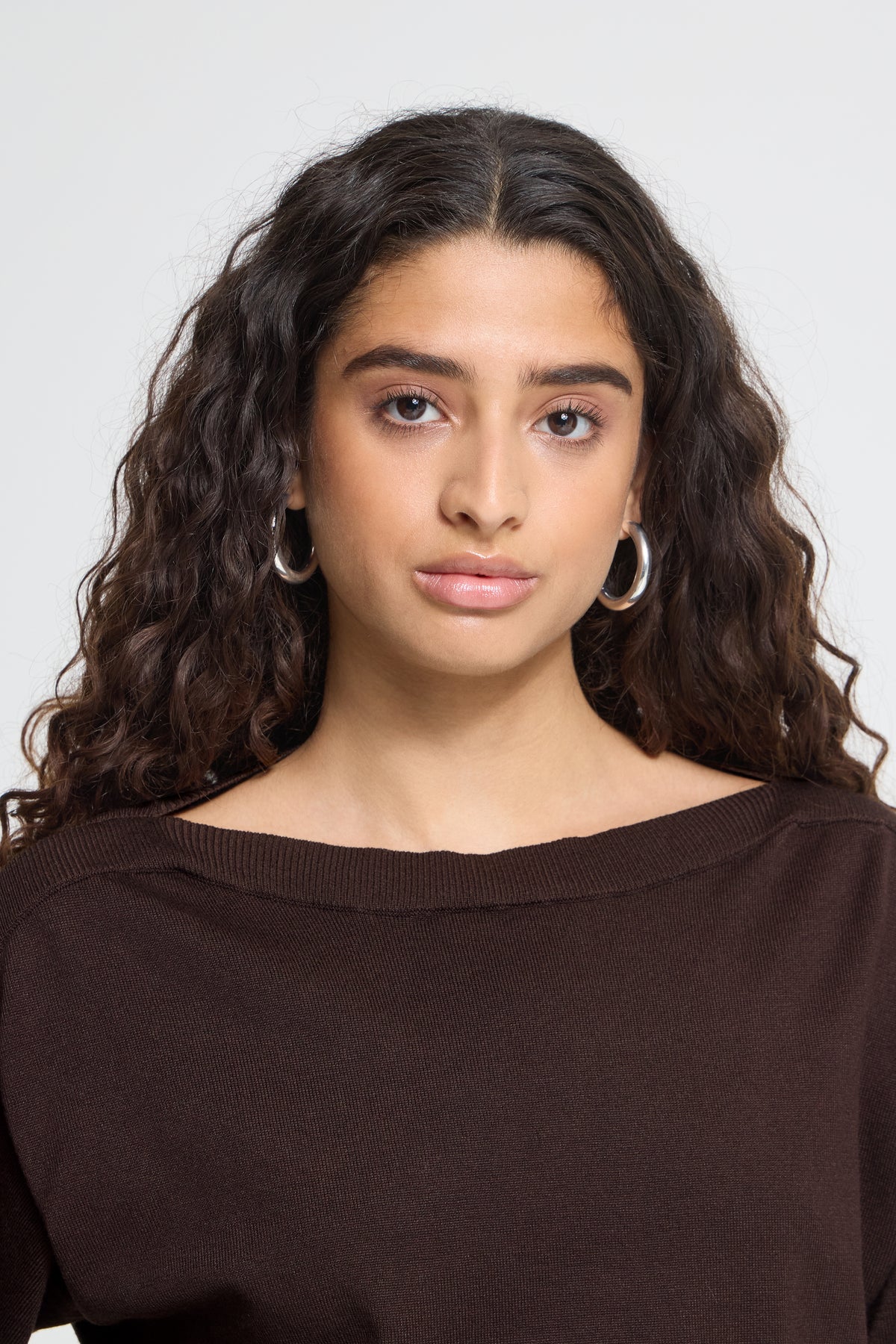 IC LULS BOAT NECK STRIK BLUSE - Chocolate