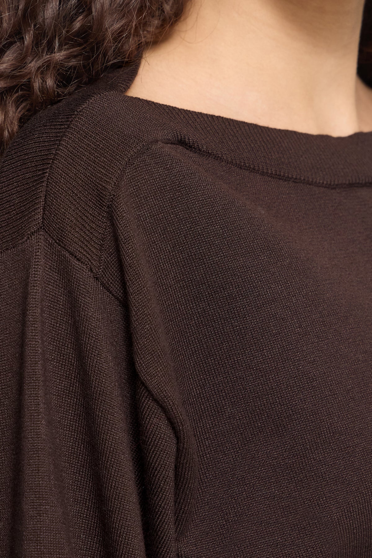 IC LULS BOAT NECK STRIK BLUSE - Chocolate