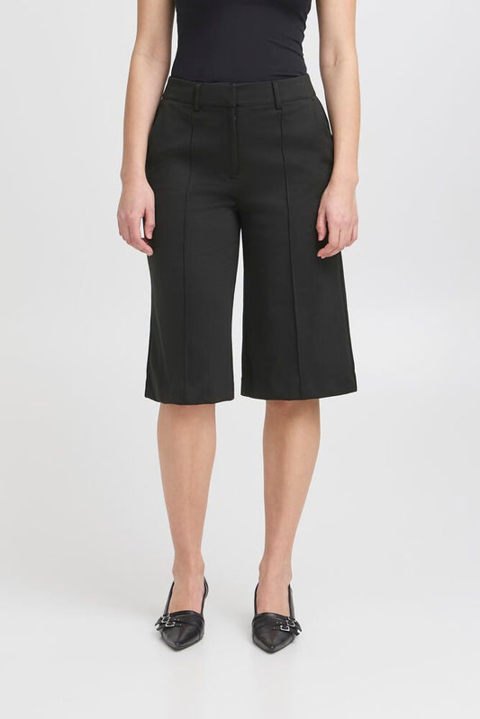 IC KATE BERMUDA Shorts - sort