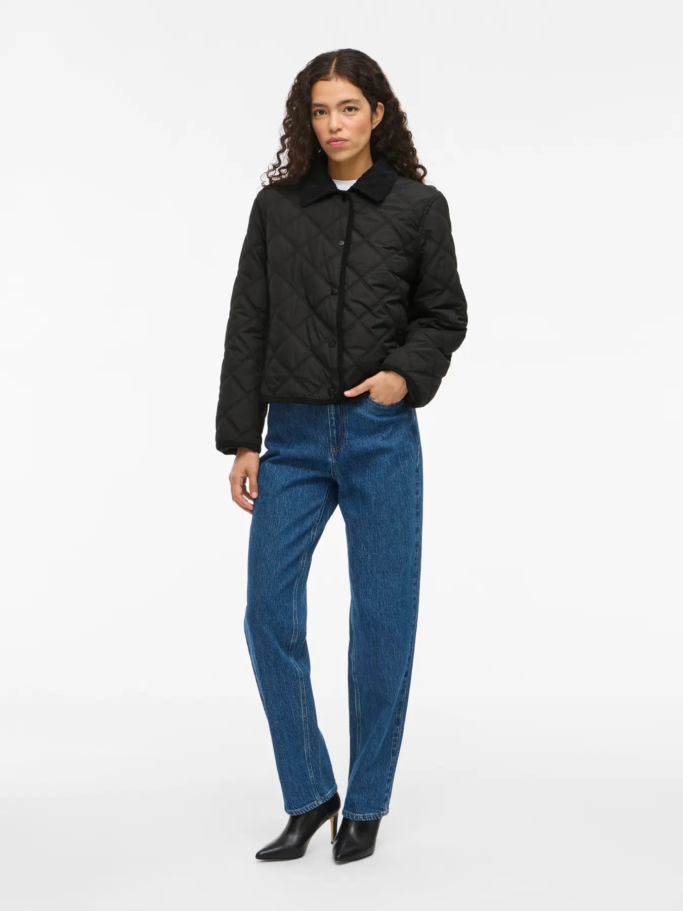 VL VIQUILA L/S CORDUROY QUILT SHORT JACKET - Black