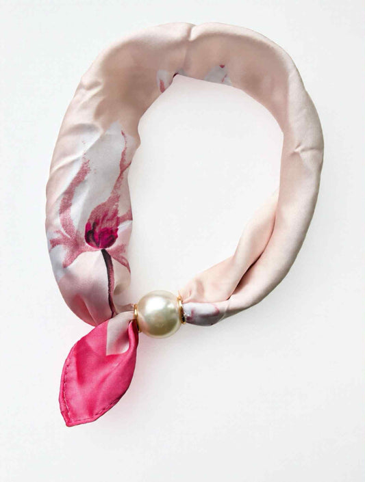 TS Chloe Scarf w. magnetic pearl - magnolia