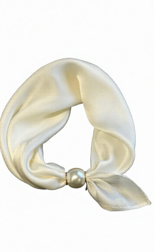 TS Chloe Scarf w. magnetic pearl - white