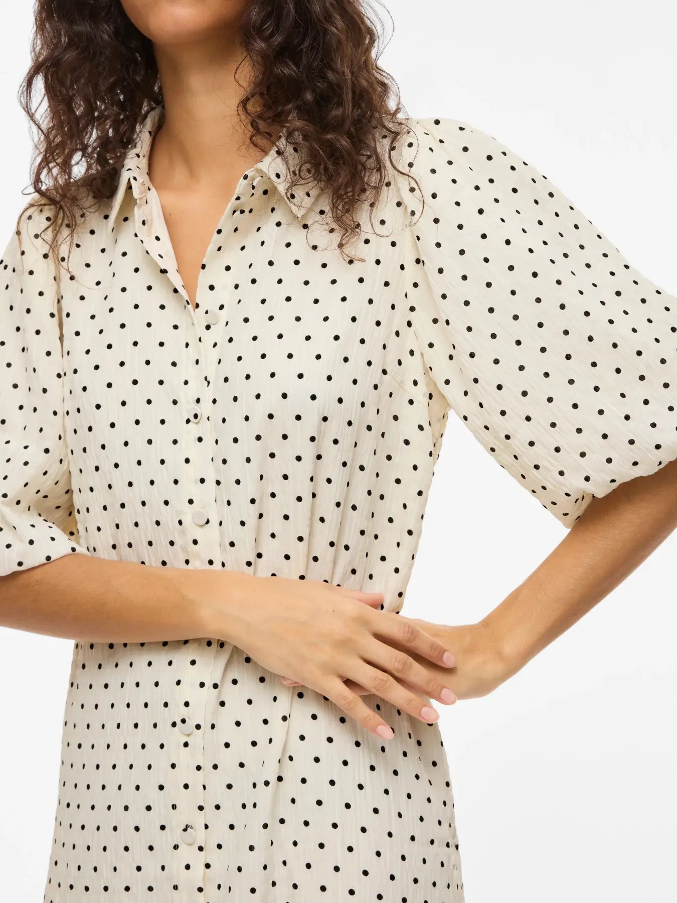 VL VIEA 2/4 DRESS - hvid m/sorte dots